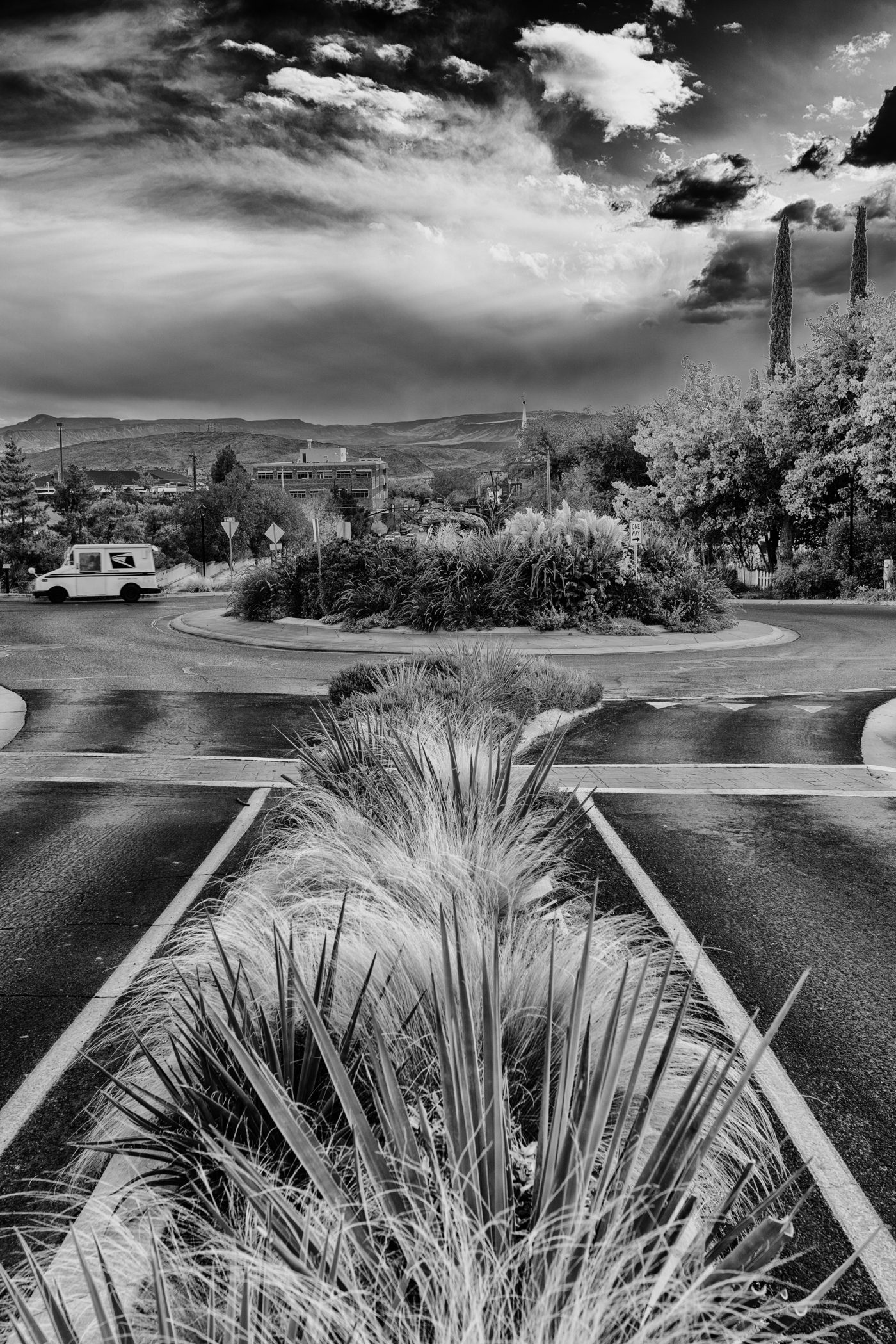Roundabout - Main Street - Saint George, Utah - 7 November 2020 by Joseph Cowdell